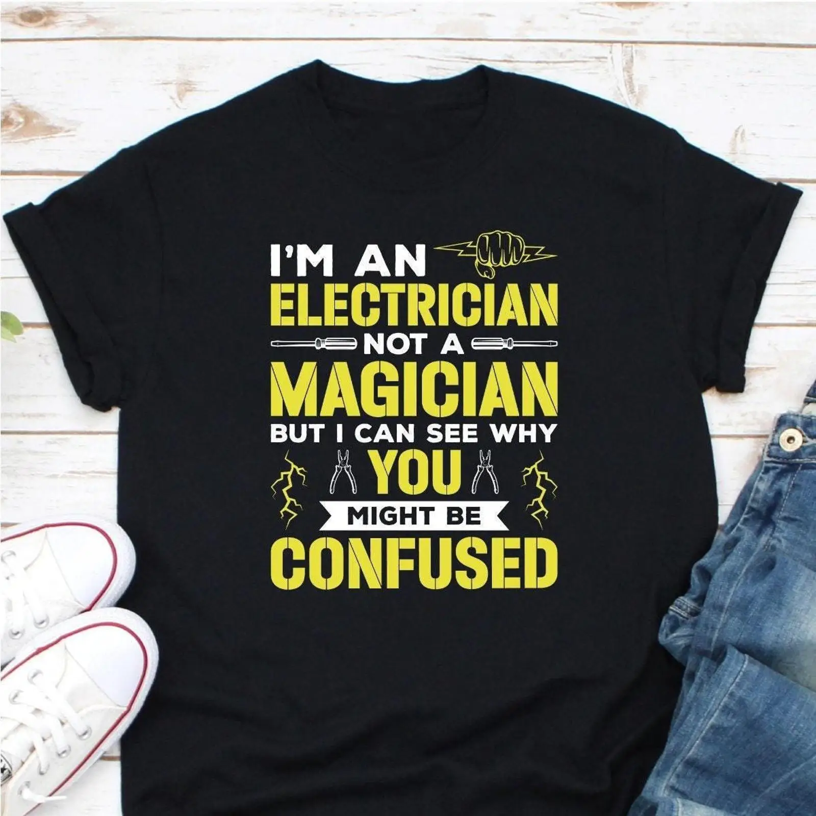 Vintage Fashion Jobs - 私は電気技師であり、マジシャンではありません面白いTシャツ電気工事愛好家のための仕事用ヴィンテージウォッシュ加工ファッションデザイナー服スタイリッシュ