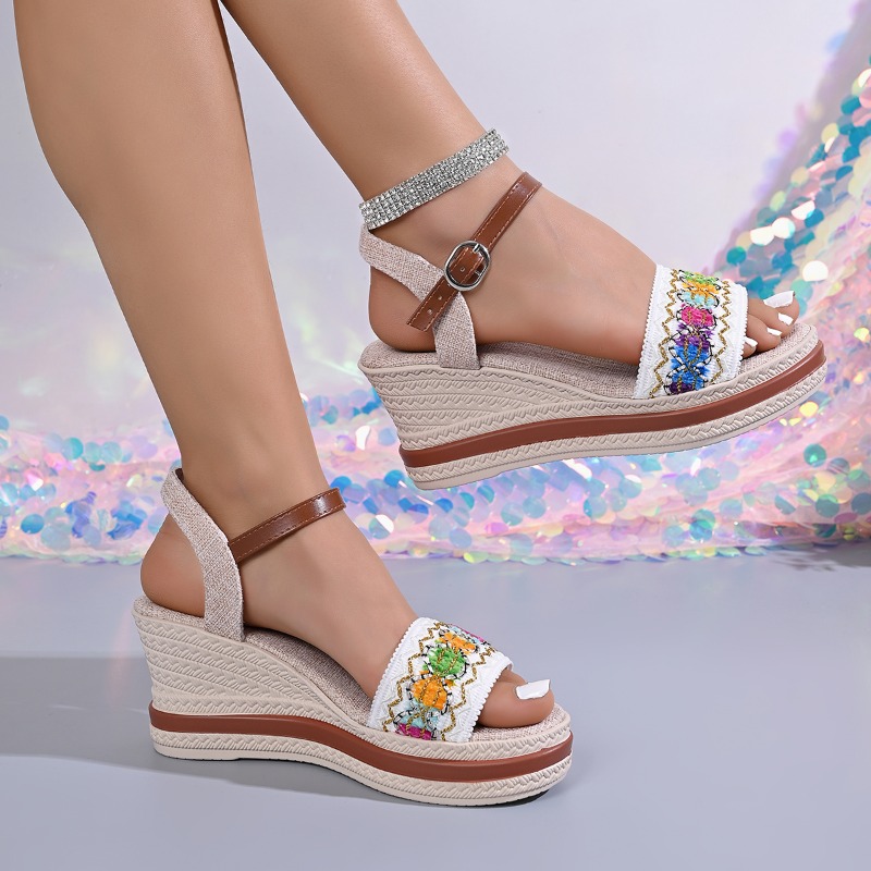夏のボヘミアンスタイル、編み込みデザインの女性用ヒールミュー - Vintage Fashion Heels のレビューと価格