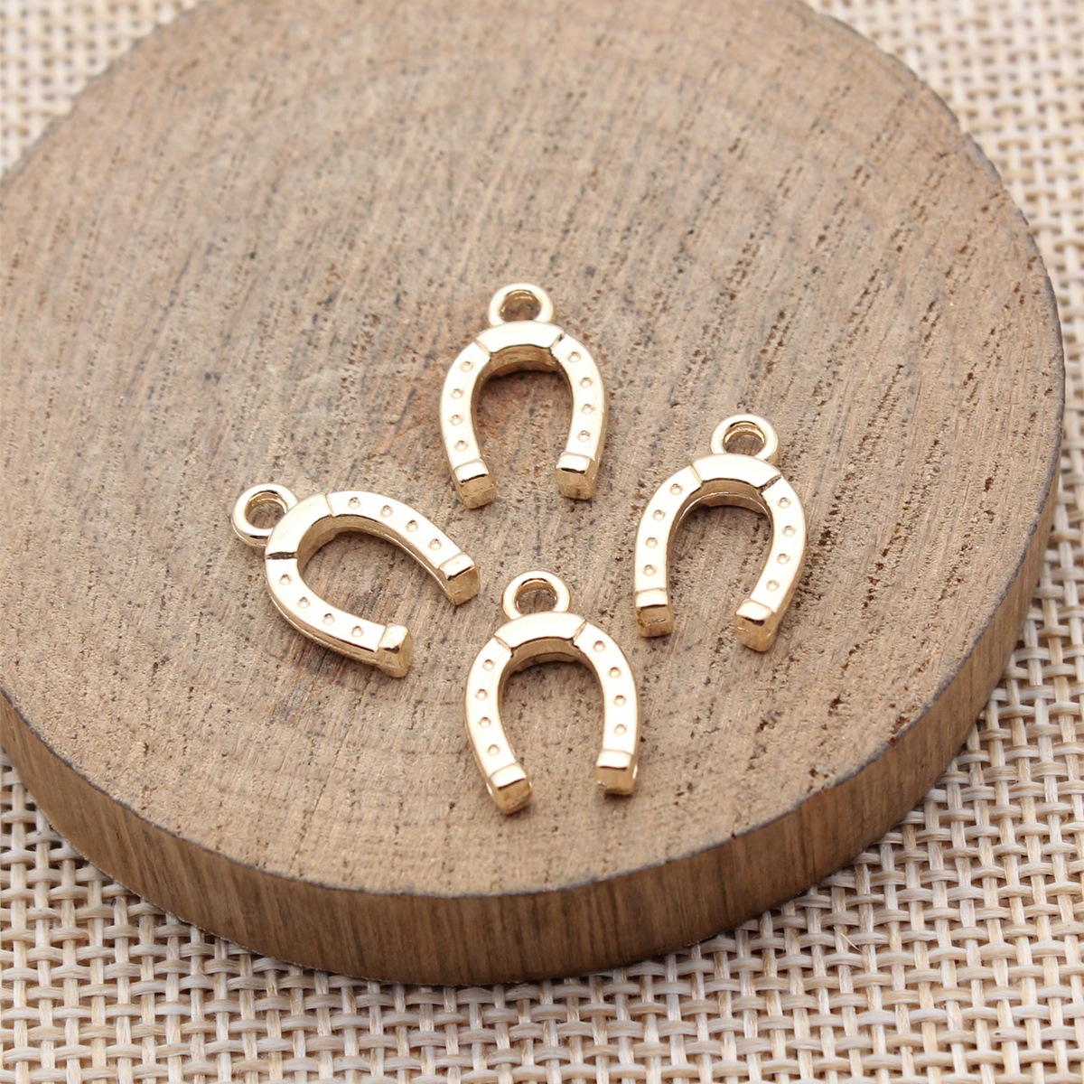 40個 14x9mm(0.55x0.35インチ) 3色 馬蹄 - Vintage Fashion Blog のレビューと価格