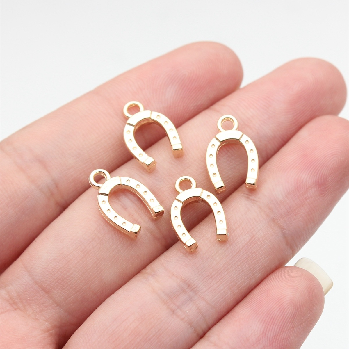 40個 14x9mm(0.55x0.35インチ) 3色 馬蹄 - Vintage Fashion Blog のレビューと価格